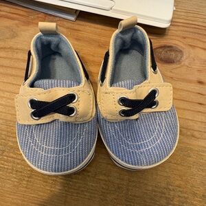 Baby shoes Sz 3-6 months